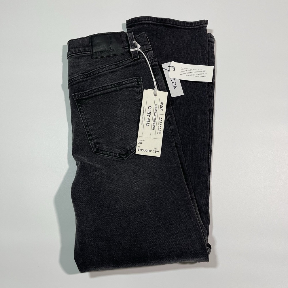 NWT Aritzia‎ Black Denim Forum The Arlo High Rise Straight 28L Womens Size 25W